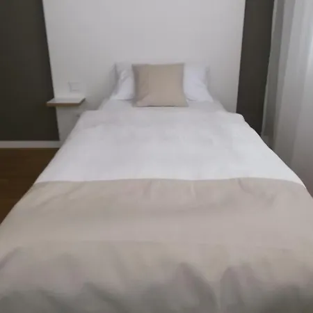 Art Ufer Guest house Dusseldorf