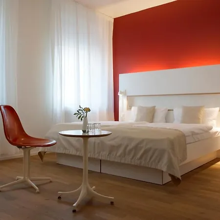 Art Ufer 3* Dusseldorf