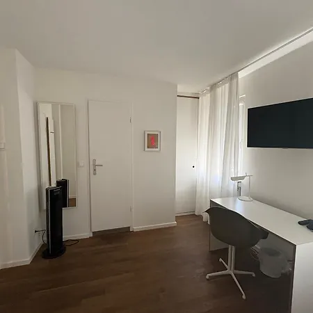 Art Ufer Gæstehus Düsseldorf