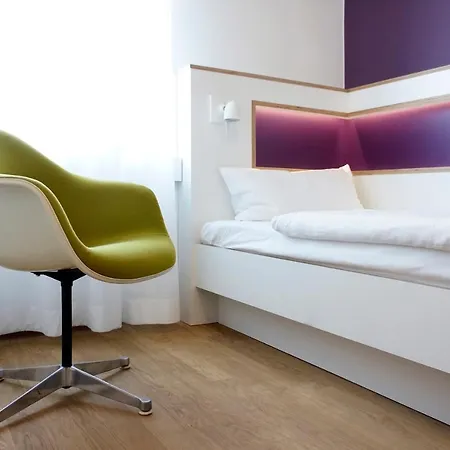 Pensión Art Ufer 3*