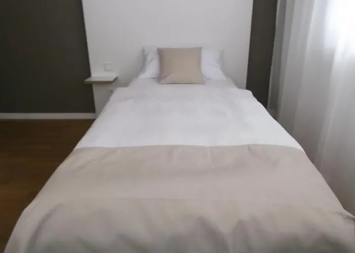 Art Ufer Gasthuis Düsseldorf